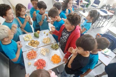 Educandos participam de ações de educação alimentar e nutricional nas escolas municipais de Morro da Fumaça