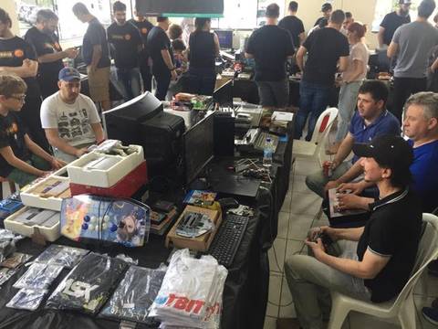 Encontro de colecionadores vai trazer videogames e computadores históricos para Criciúma