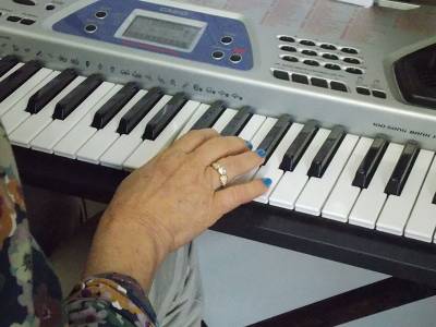 Cresce a procura por aulas de piano e teclado na Casa da Cultura