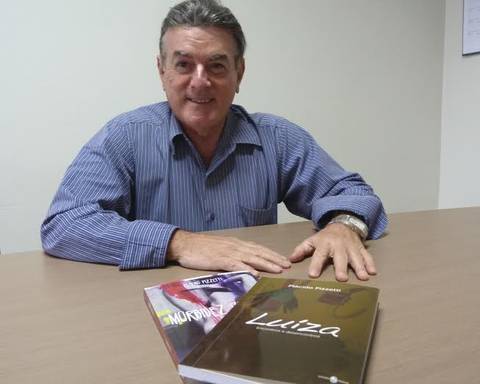 Contabilista lança livros no Bairro da Juventude