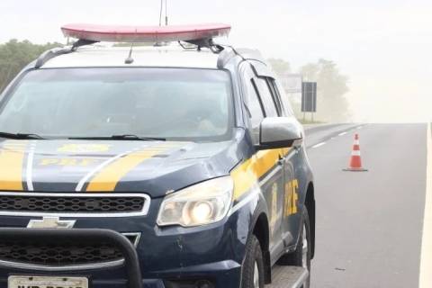 PRF libera tráfego na BR-101 após cratera ser fechada em Biguaçu