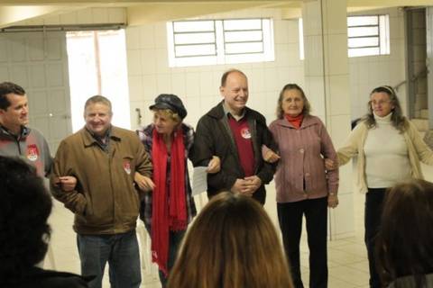Candidato a vice em Içara garante compromisso com clubes de idosos