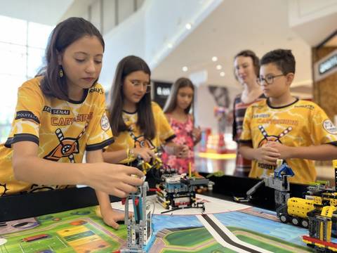 Estudantes do Sul participam de etapa estadual do Torneio Sesi de Robótica