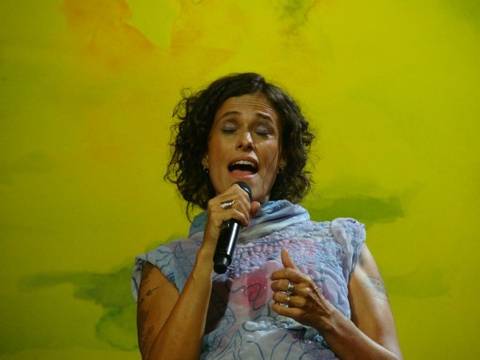 Zélia Duncan mantém seu carisma