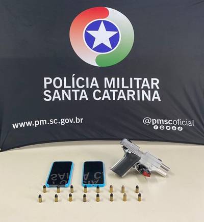 Içara: homem é preso após fazer postagens com arma de fogo em suas redes sociais