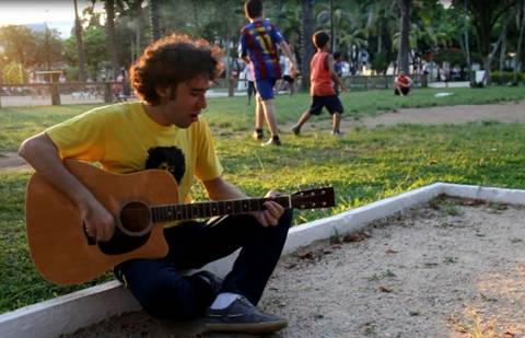 Músico criciumense lança primeiro vídeo clipe 