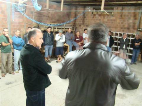 Sandro e Turatti levam propostas ao bairro Vila Rica