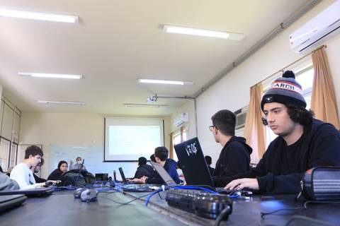 Curso técnico em Informática do Colégio Satc completa 20 anos com mais de 600 alunos formados 