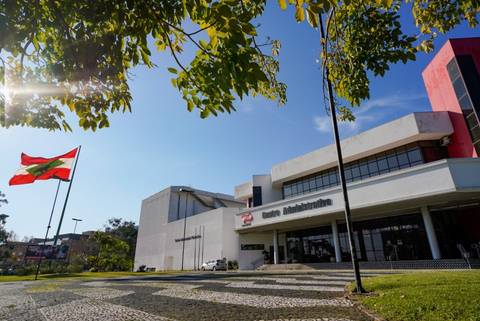Governo do Estado altera expediente em dias de jogos da Seleção