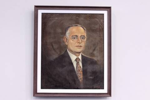 Comarca de Tubarão recebe obras restauradas do pintor Willy Zumblick
