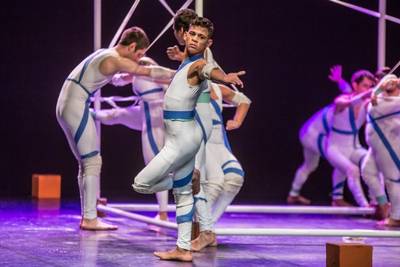 Bailarino criciumense vive experiência de turnê nacional