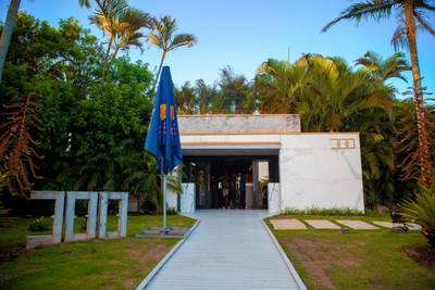 Entrevista com vários famosos no 300 Cosmo Beach Club em Jurerê 
