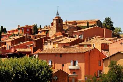 Roussillon e sua infinita aquarela de tons de ocre e afrescos