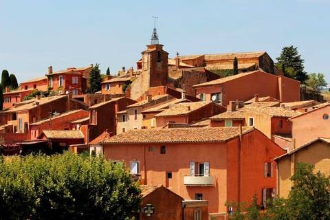 Roussillon e sua infinita aquarela de tons de ocre e afrescos