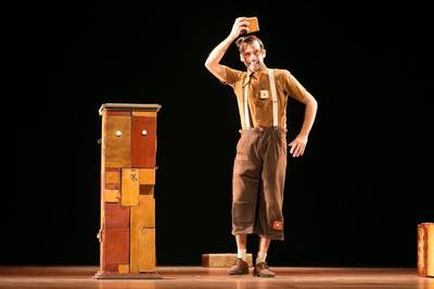Teatro gratuito de grupo francês em Capivari de Baixo