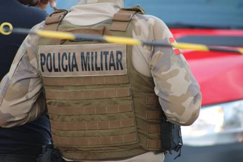 Carro é atingido por quatro disparos de arma de fogo após desavença entre ciganos