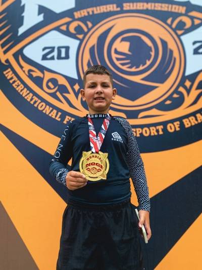 Atleta do Projeto Amigos da Esperança conquista ouro em Campeonato Mundial de Jiu-Jitsu