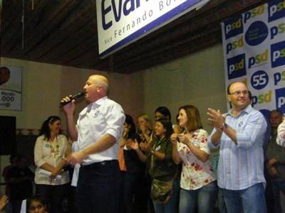 Evandro e Fernando fazem comício hoje e bandeiraço amanhã