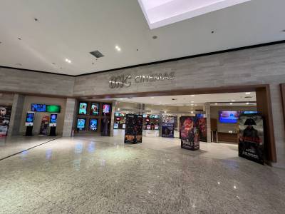 CineMaterna exibe filme ‘Todos Menos Você’ no Nações Shopping nesta quarta-feira
