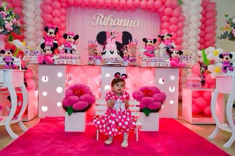 Aniversário de 1 ano de Rihanna 