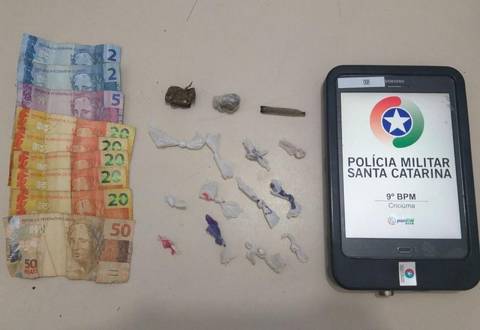 Polícia Militar apreende adolescente por tráfico de drogas em Criciúma 