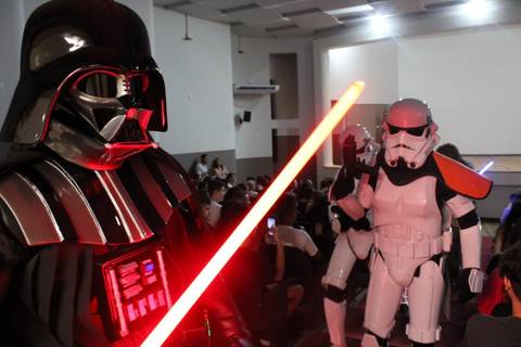 Em clima de Star Wars, calouros são recepcionados na UniSatc