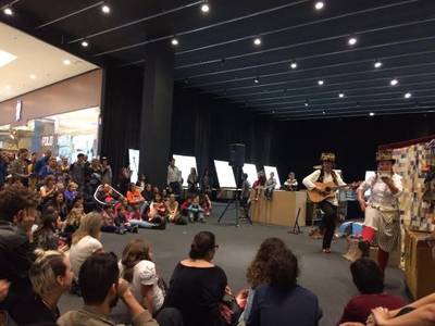 Peça teatral encerra homenagens às mães no Nações