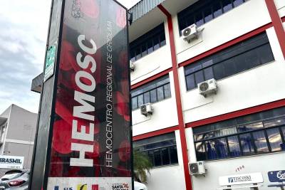 Com queda nos estoques, Hemosc terá ações em junho para incentivar doações de sangue