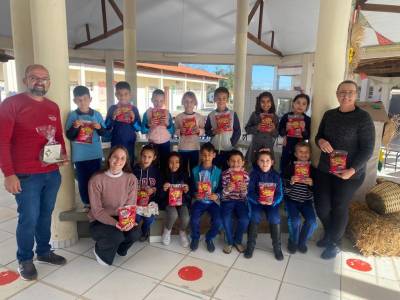 Alunos de Morro da Fumaça aprendem sobre o dia a dia de empreendedores da cidade