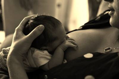 Agosto Dourado: conheça as doenças que podem acometer as mamas e as formas de tratamento