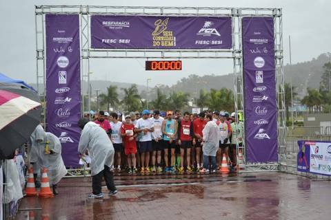 Corrida do Bem reúne atletas em Criciúma