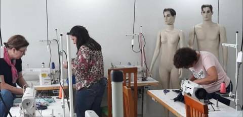 Pontos e Encontros: projeto oferece aulas de corte e costura gratuitas em Urussanga