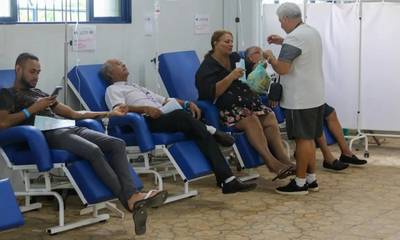 Entenda a diferença dos sintomas de Dengue e de Covid-19 