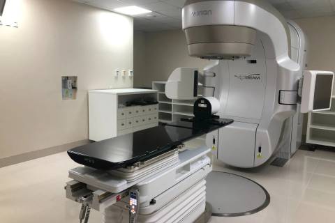 Acelerador linear do Hospital São José garante mais precisão no tratamento contra o câncer