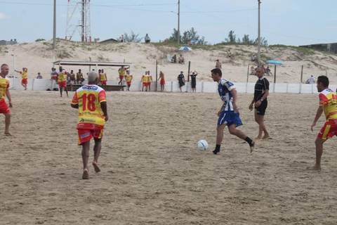 Dois times seguem 100% no Praião
