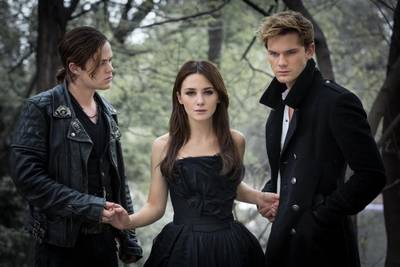 VÍDEO: Inspirado em best-seller, Fallen chega ao cinema