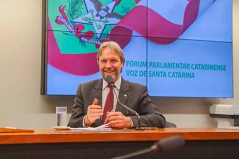 Pelo Estado entrevista Pedro Uczai, deputado federal e coordenador da Frente Parlamentar Catarinense