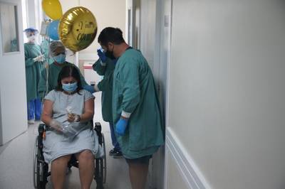 Três pacientes recebem alta da UTI do HNSC 