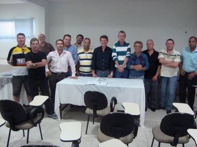 Partidos menores oficializam apoio ao PSDB e PP