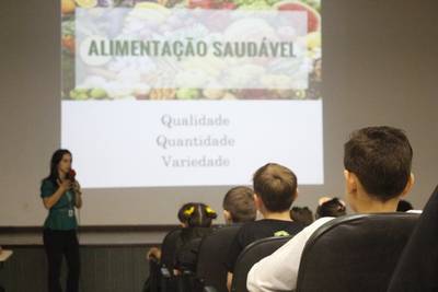 Alimentação saudável é tema de palestra para alunos do Colégio Satc