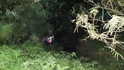 Siderópolis: motorista que caiu ao tentar sair de caminhão preso em ponte morre no hospital 