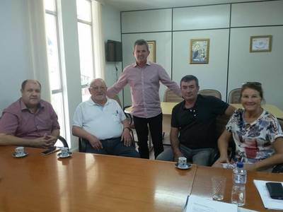 Prefeito e Vice intermediam a vinda de uma nova gôndola com Benedetto Fiori