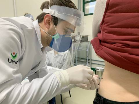 Unesc vacina 1.300 acadêmicos da área da saúde contra a H1N1
