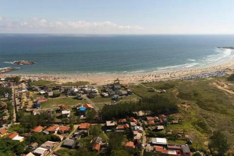 Sábado de Páscoa será com mutirão de limpeza na Praia do Cardoso