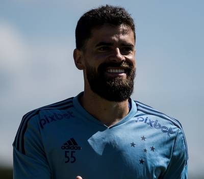 Criciúma contrata meia Fernando Canesin
