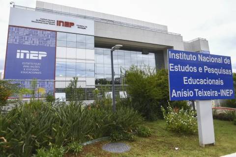 MEC prorroga prazo para pedir isenção da taxa de inscrição do Enem