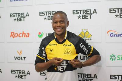 Yerson Candelo atua nos três setores do campo e surge como novo coringa do Criciúma