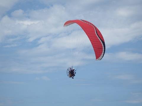 Encontro de Paramotor reúne cerca de 90 pilotos