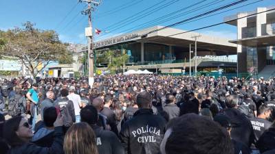 Policiais civis realizam protesto contra Reforma da Previdência em Florianópolis 