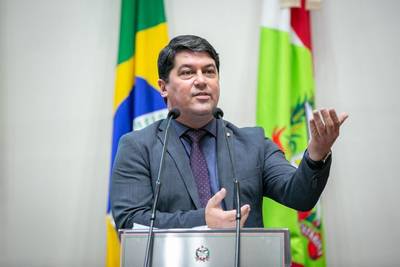 Deputado Emerson Stein pede mutirão da Celesc para melhorar instalações elétricas nas escolas